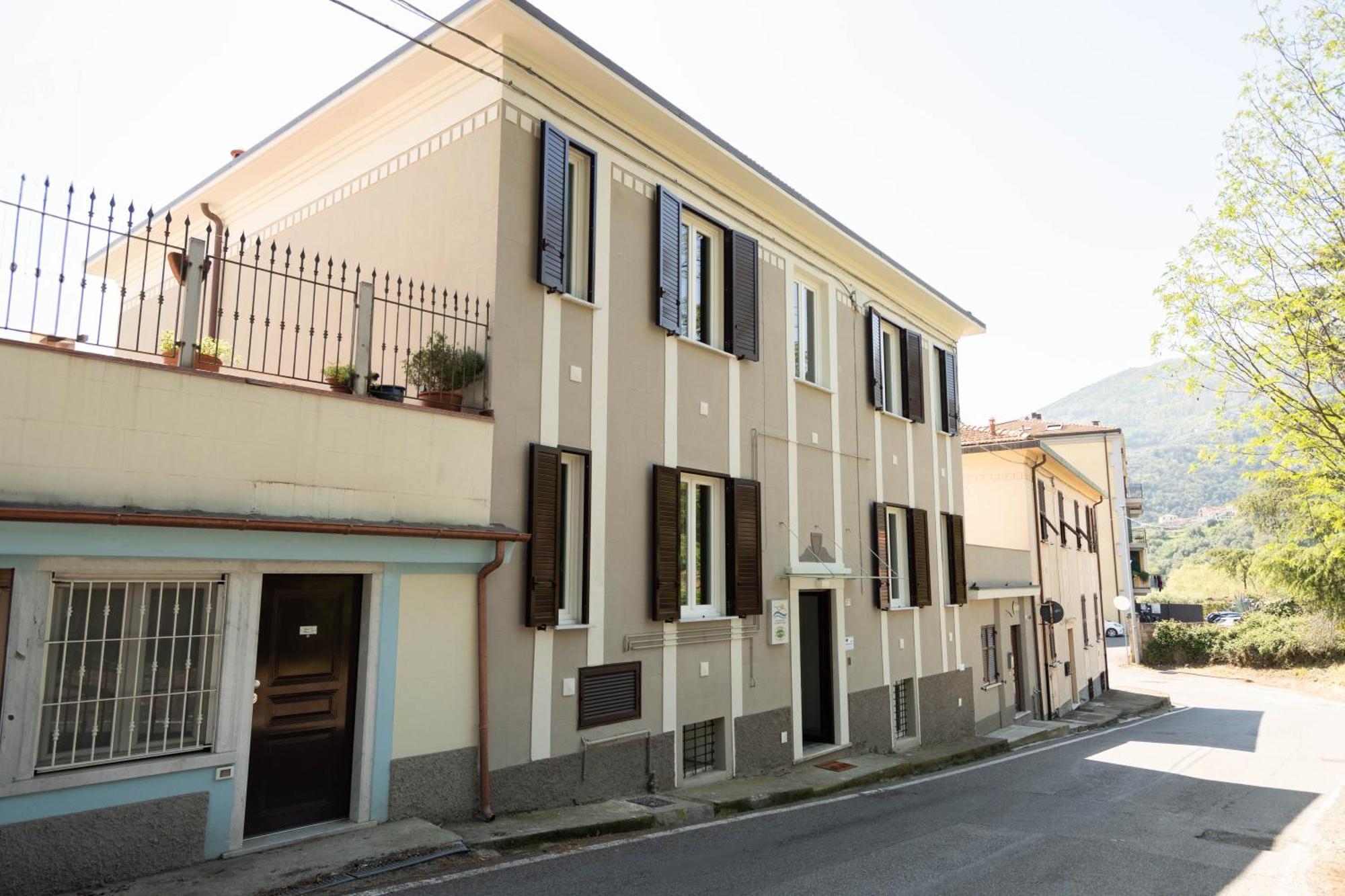 Le Camere Sui Colli 2 La Spezia Luaran gambar