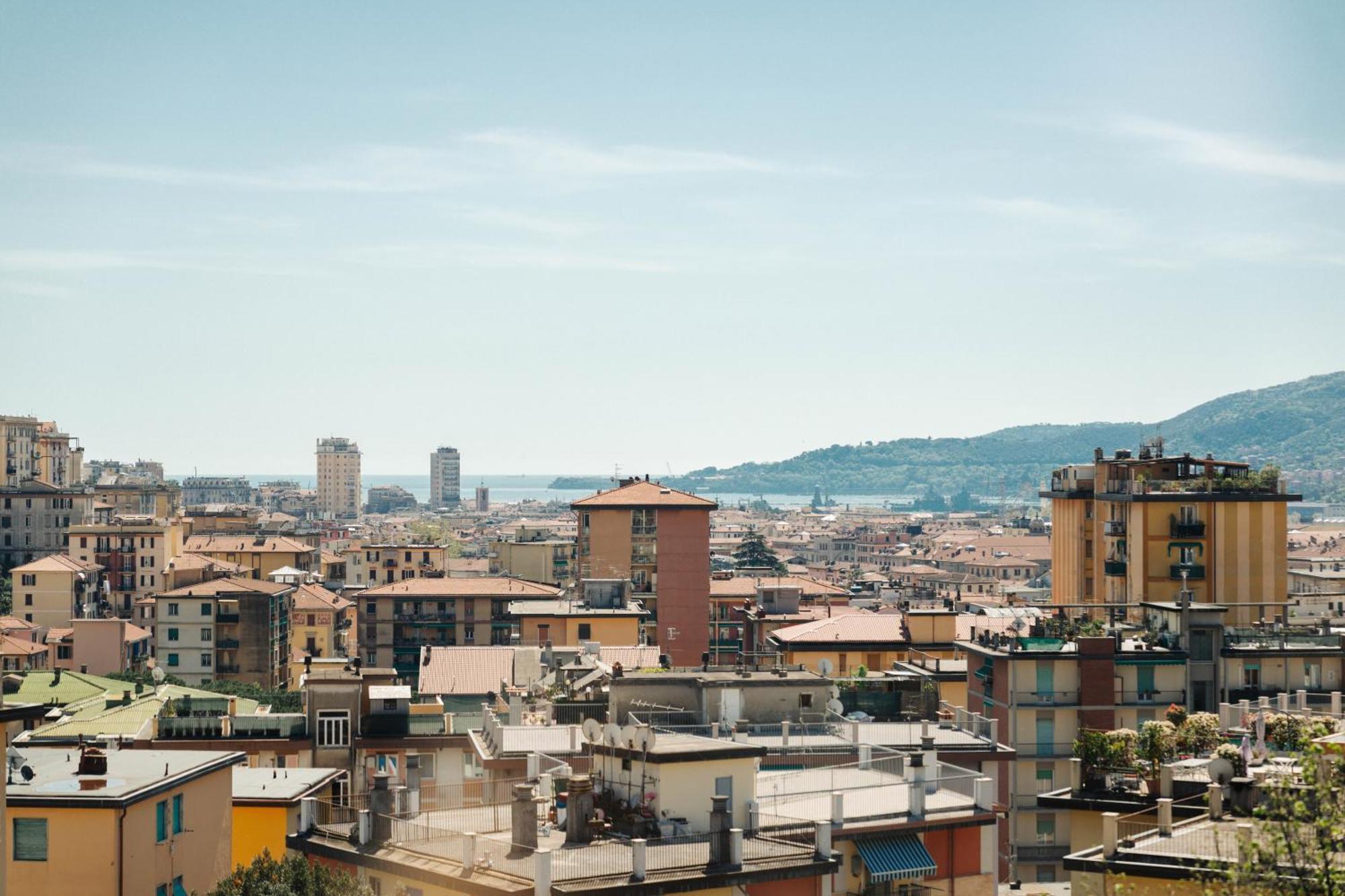 Le Camere Sui Colli 2 La Spezia Luaran gambar